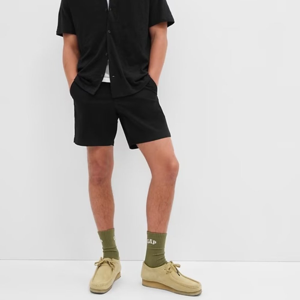 Gap Men's Black 7" Essential Shorts with Washwell / NWT / Size 34